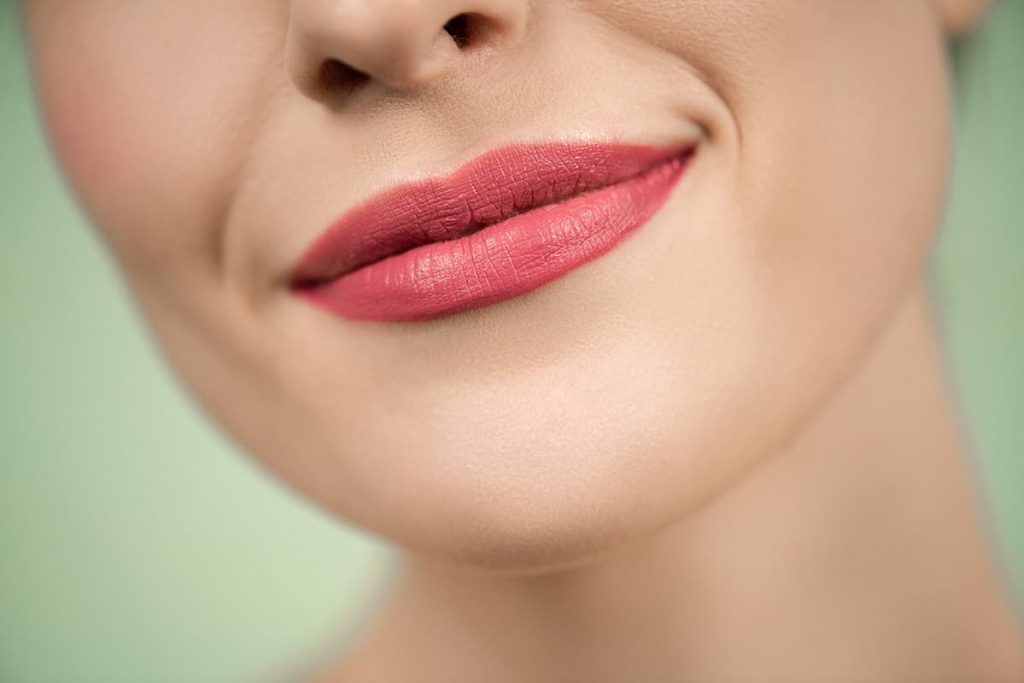 Rimodellare il mento con il filler all’acido ialuronico